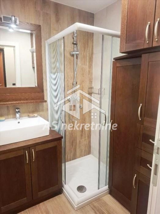 Trosoban stan za izdavanje, Crveni Krst, Beograd, 68m², 1.200 €/mes