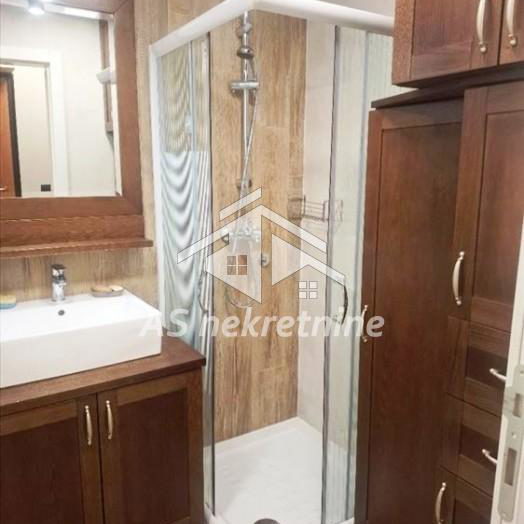 Trosoban stan za izdavanje, Crveni Krst, Beograd, 68m², 1.200 €/mes