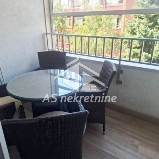 Trosoban stan za izdavanje, Crveni Krst, Beograd, 68m², 1.200 €/mes