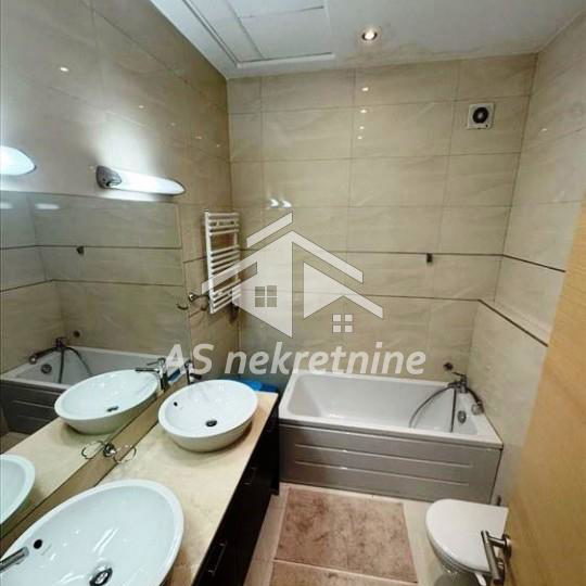 Trosoban stan za izdavanje, Vukov Spomenik, Beograd, 131m², 1.800 €/mes