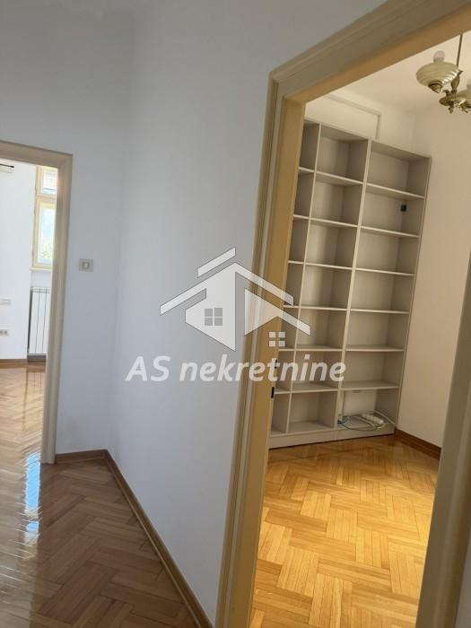 Petosoban stan za izdavanje, Krunska, Beograd, 150m², 2.500 €/mes