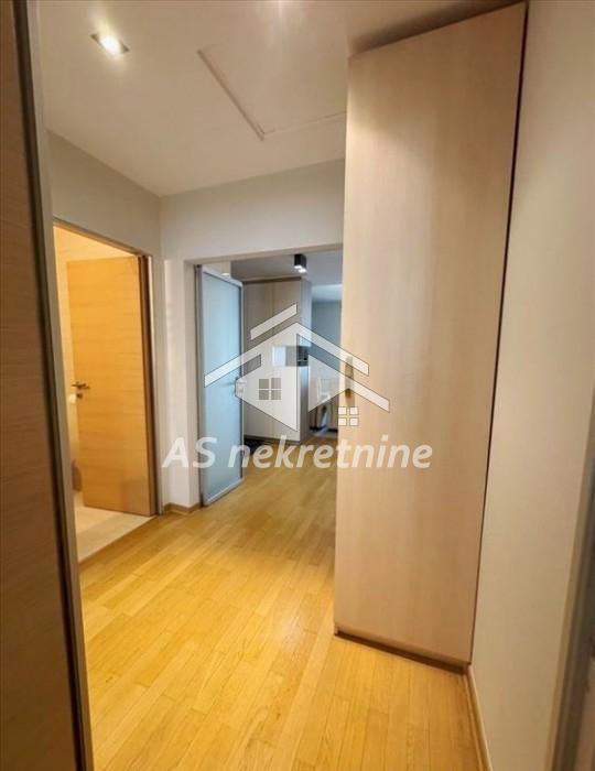 Stan Izdavanje Beograd Vukov Spomenik 131 m2