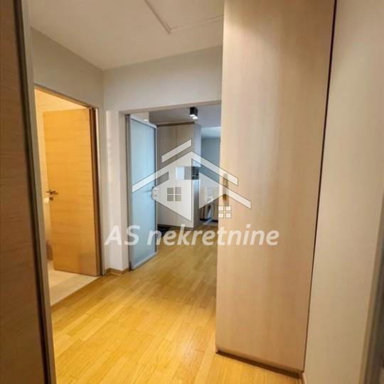 Stan Izdavanje Beograd Vukov Spomenik 131 m2