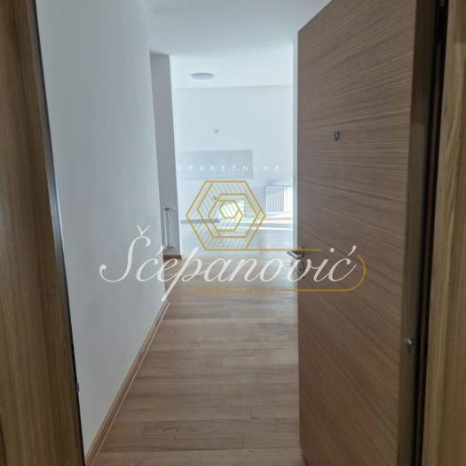 Stan Izdavanje Novi Sad  84 m2