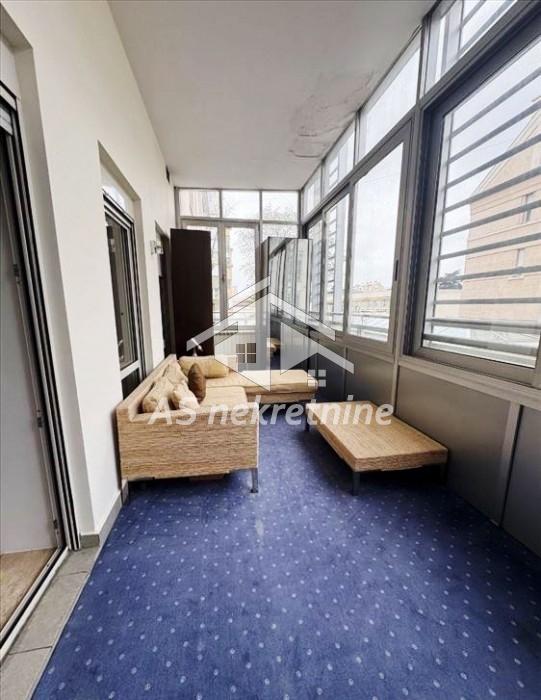 Trosoban stan za izdavanje, Vukov Spomenik, Beograd, 131m², 1.800 €/mes