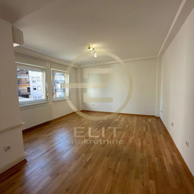 Stan Izdavanje Novi Sad  55 m2