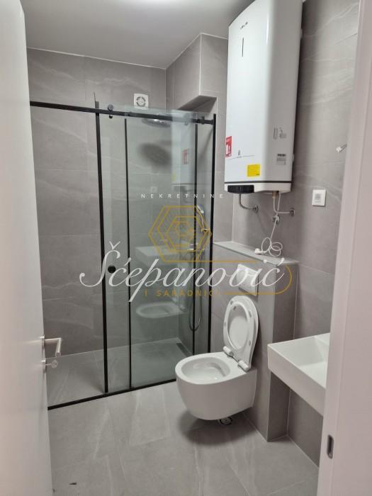 Četvorosoban stan za izdavanje, Podbara, Novi Sad, 84m², 1.000 €/mes