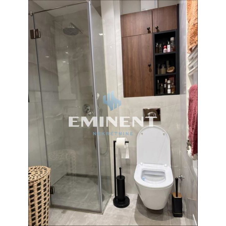 Dvosoban stan za izdavanje, Đeram Pijaca, Beograd, 40m², 900 €/mes