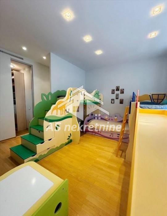 Stan Izdavanje Beograd Vukov Spomenik 131 m2