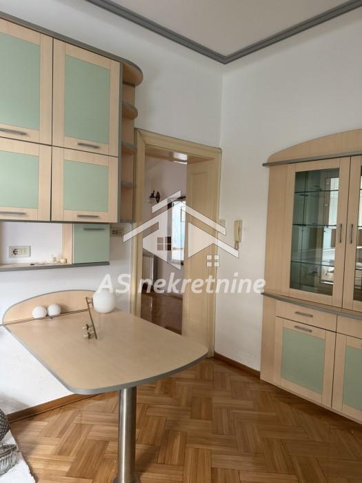 Stan Izdavanje Beograd Krunska 150 m2