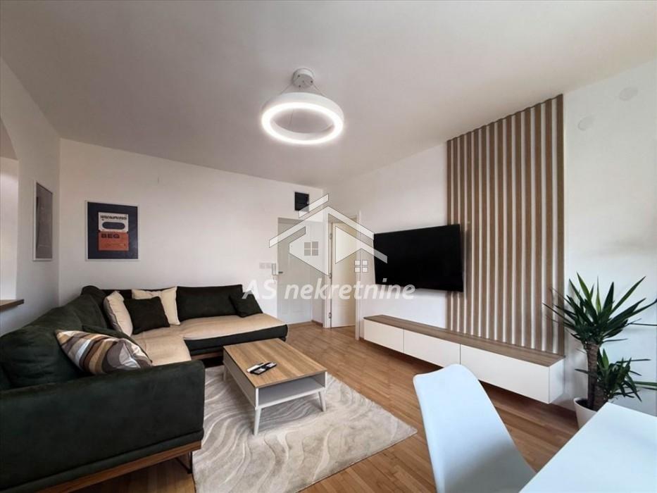 Stan Izdavanje Beograd Dorćol 43 m2