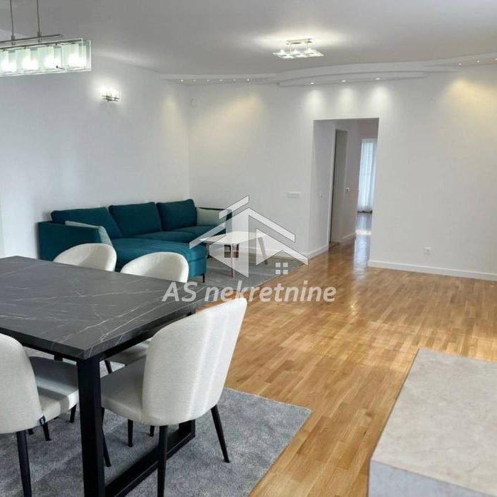 Stan Izdavanje Beograd FON 105 m2