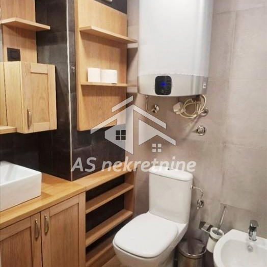 Trosoban stan za izdavanje, Crveni Krst, Beograd, 68m², 1.200 €/mes