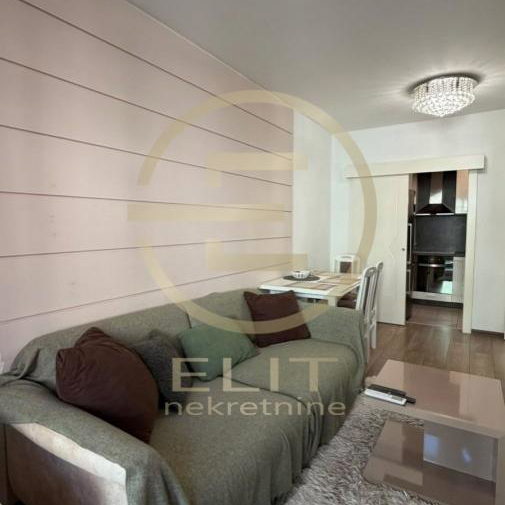 Stan Izdavanje Novi Sad  48 m2