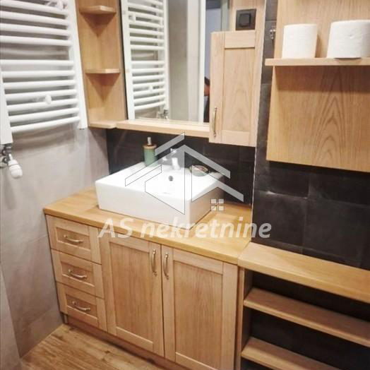 Trosoban stan za izdavanje, Crveni Krst, Beograd, 68m², 1.200 €/mes