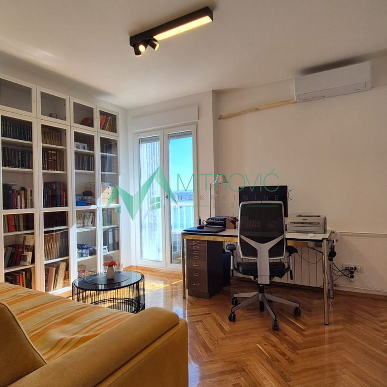 Dvoiposoban stan na prodaju, Kej, Novi Sad, 71m², 270.000 €