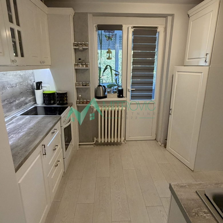 Trosoban stan na prodaju, Novo Naselje, Novi Sad, 92m², 273.000 €