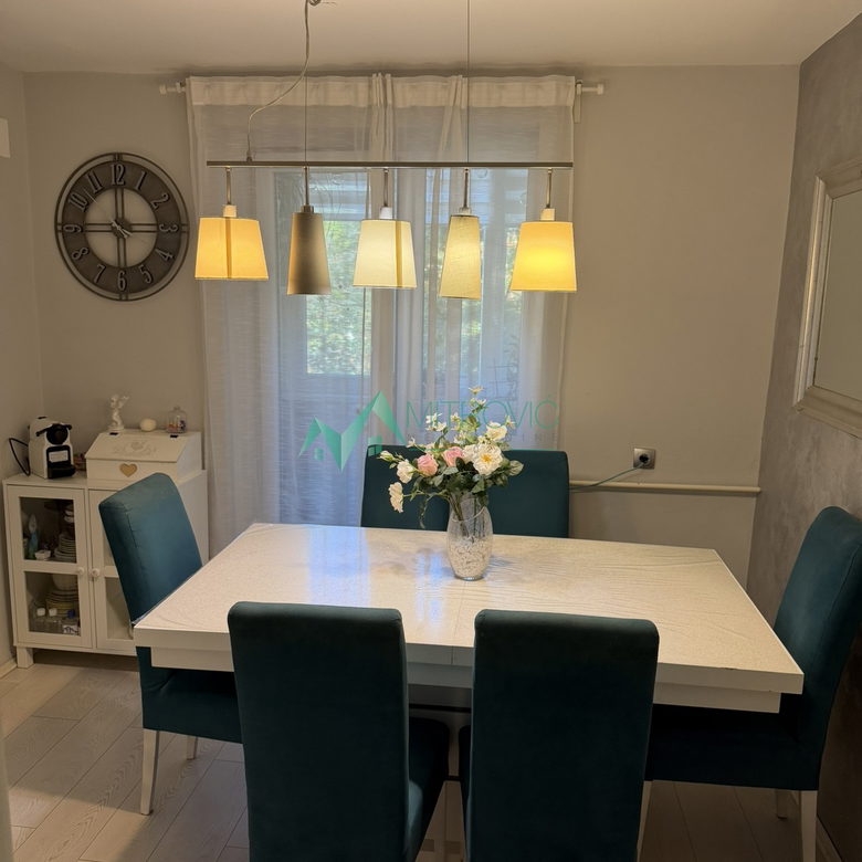 Trosoban stan na prodaju, Novo Naselje, Novi Sad, 92m², 273.000 €