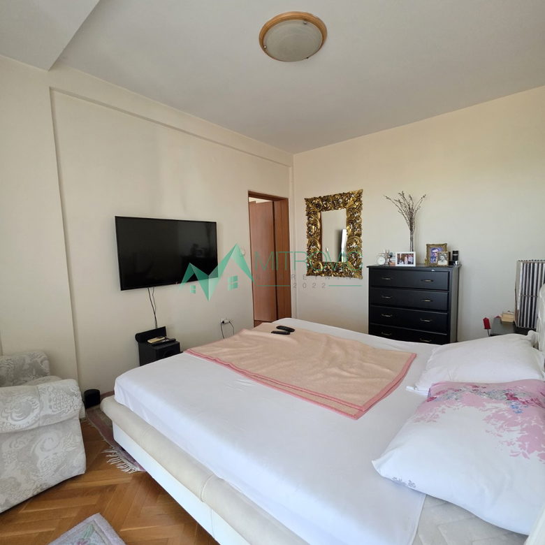 Četvorosoban stan na prodaju, Centar, Novi Sad, 148m², 266.770 €
