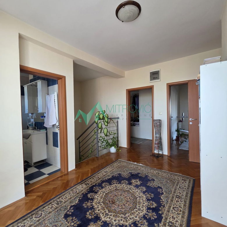 Četvorosoban stan na prodaju, Centar, Novi Sad, 148m², 266.770 €