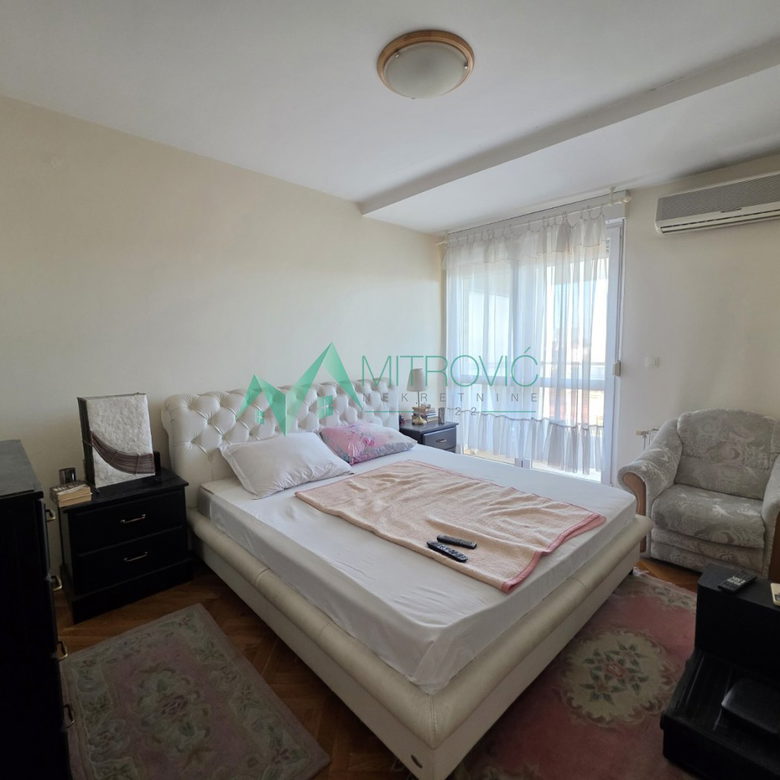 Četvorosoban stan na prodaju, Centar, Novi Sad, 148m², 266.770 €