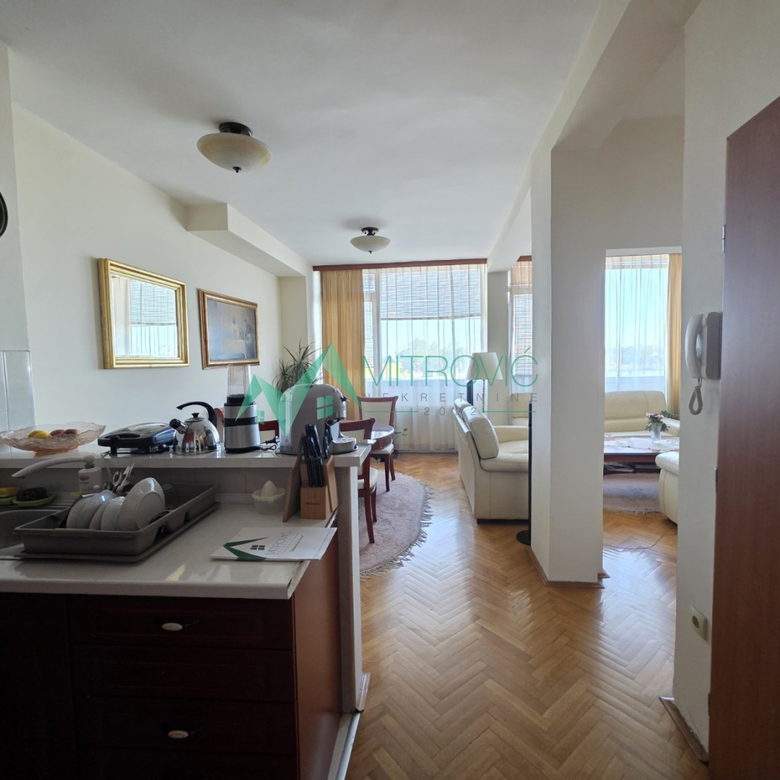 Stan Prodaja Novi Sad  148 m2