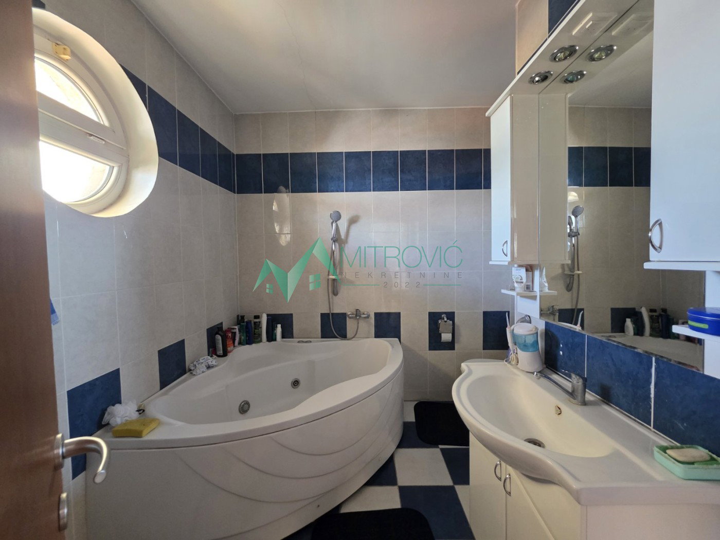 Četvorosoban stan na prodaju, Centar, Novi Sad, 148m², 266.770 €