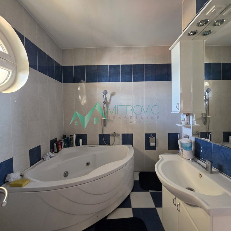 Četvorosoban stan na prodaju, Centar, Novi Sad, 148m², 266.770 €