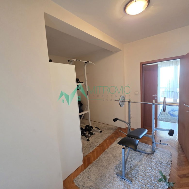 Četvorosoban stan na prodaju, Centar, Novi Sad, 148m², 266.770 €