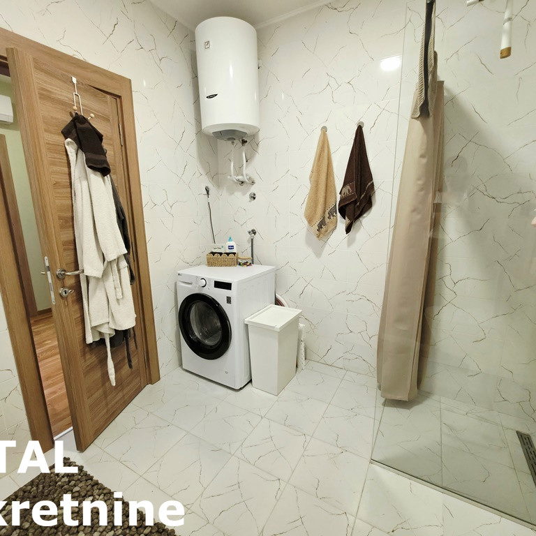 Četvorosoban stan na prodaju, Alibegovac, Novi Sad, 80m², 168.000 €