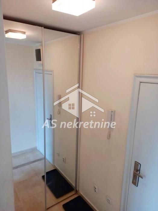 Trosoban stan za izdavanje, Banovo Brdo, Beograd, 750 €/mes