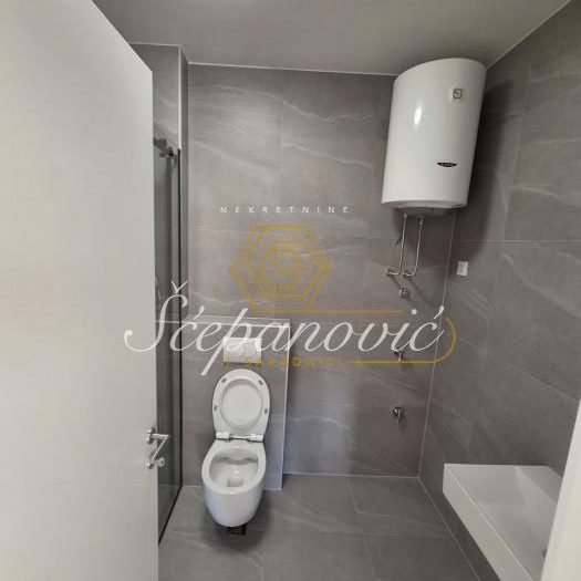 Četvorosoban stan za izdavanje, Podbara, Novi Sad, 84m², 1.000 €/mes