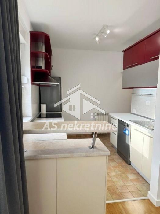 Stan Izdavanje Beograd FON 105 m2