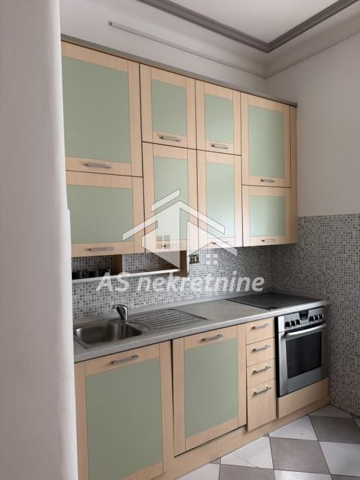 Stan Izdavanje Beograd Krunska 150 m2