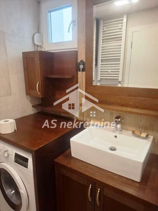 Trosoban stan za izdavanje, Crveni Krst, Beograd, 68m², 1.200 €/mes