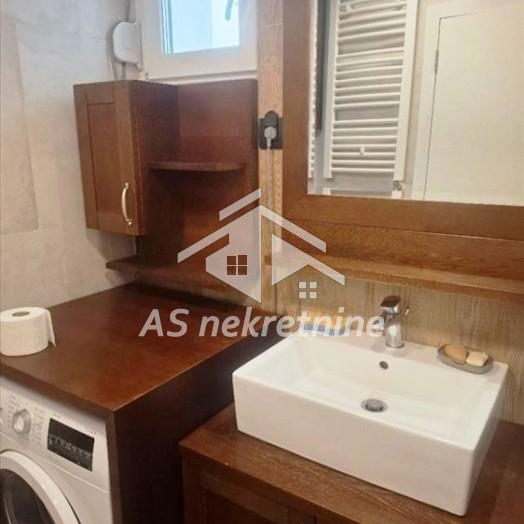 Trosoban stan za izdavanje, Crveni Krst, Beograd, 68m², 1.200 €/mes